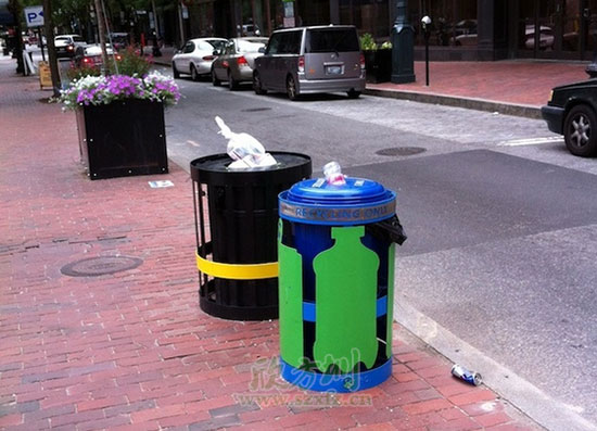 拾金不昧好品德，垃圾桶旁撿萬元巨款如數(shù)歸還