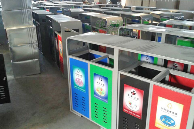 戶外鋼制烤漆四分類垃圾桶生產圖